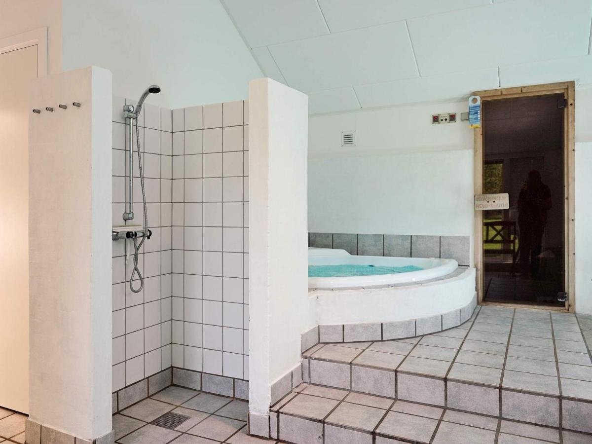 12 Person Holiday Home In Aakirkeby Vester Somarken Zewnętrze zdjęcie